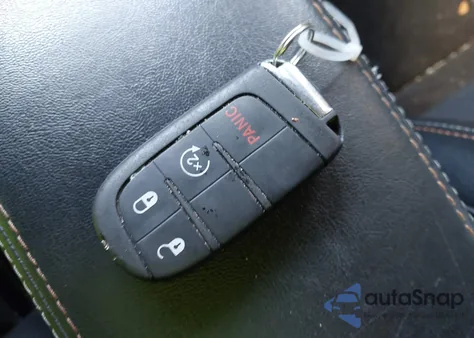 2018 Jeep Compass Latitude 4X4 from USA, damaged, VIN 3C4NJDBB8JT179272